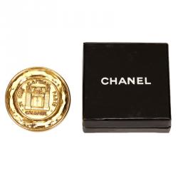 Pre Owned Chanel Vintage 31 Rue Cambon Gold Tone Medallion Brooch