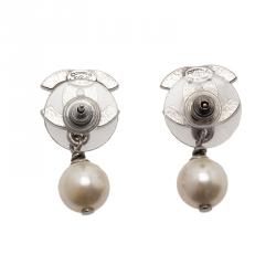 Pre Owned حلق شانيل CC لؤلؤ ميني