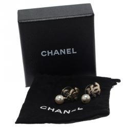 Pre Owned Chanel CC Mini Pearl Earrings