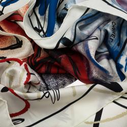 Pre Owned وشاح شانيل نقش نقوش لوف هارت متعددة الألوان حرير أبيض مرب ع