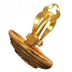 مملوكة مسبقًا أقراط شانيل فينتاج CC ذهبية اللون بكلبسات