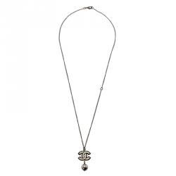 مملوكة مسبقًا Chanel CC Black and White Metal Drop Pendant Necklace