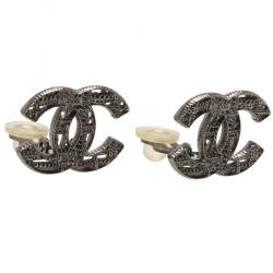 مملوكة مسبقًا أقراط شانيل CC رصاصي بكلبس ومسمار