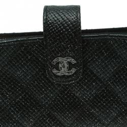 مملوكة مسبقًا Chanel Black Quilted Glitter Caviar Leather Iphone Pouch