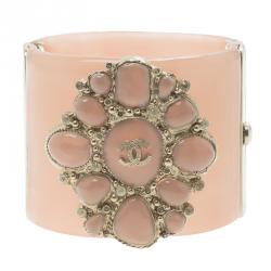 مملوكة مسبقًا Chanel CC Peach Resin Gold Tone Wide Cuff Bracelet 17cm