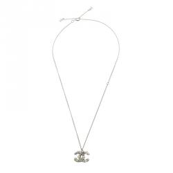 مملوكة مسبقًا Chanel CC Crystal Signature Floral & Enamel Pendant Chain Necklace
