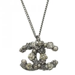 مملوكة مسبقًا Chanel CC Crystal Signature Floral & Enamel Pendant Chain Necklace