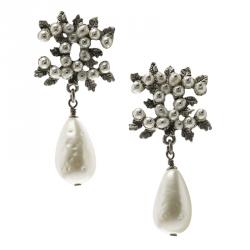 Pre Owned Chanel CC Logo Pearl Silver Tone Drop Earrings