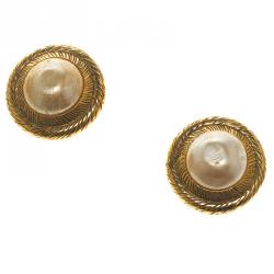 Pre Owned Chanel Vintage Faux Pearl Gold Tone Clip-on Stud Earrings