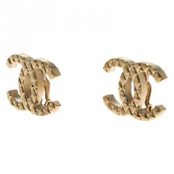 Pre Owned أقراط شانيل CC كليب اون ذهبي اللون