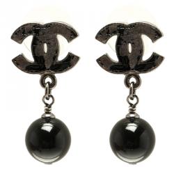 CHANEL Pre-Owned 2018 CC pearl-embellished post-back Earrings - Farfetch