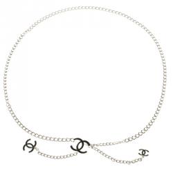 Pre Owned حزام شانيل سلسلة لون فضي CC إيناميل سوداء