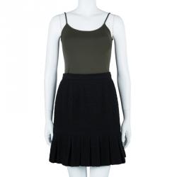 مملوكة مسبقًا Chanel Black Pleated Skirt M