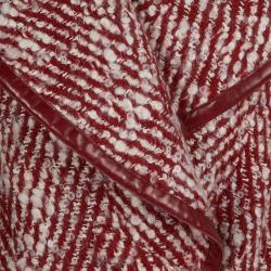 مملوكة مسبقًا معطف شانيل طويل صوف أحمر وأبيض بإبزيم مزين M