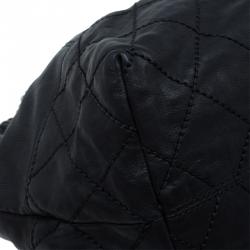 Pre Owned Chanel Black Quilted Leather CC Charm Hobo