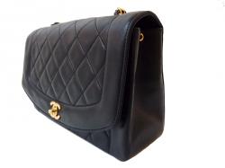 Pre Owned حقيبة شانيل جلد خروف أسود كلاسيك بقلاب