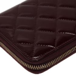مملوكة مسبقًا Chanel Burgundy Quilted Patent Leather Zip Around Wallet 