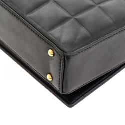 مملوكة مسبقًا حقيبة شانيل شوكوليت بار جلد خروف أسود مبطن للكتف