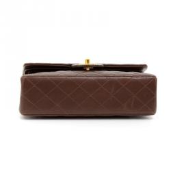 مملوكة مسبقًا حقيبة كتف شانيل 2.55 بغطاء مزدوج جلد مبطن بني شوكولا