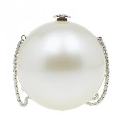 مملوكة مسبقًا Chanel Pearl Plexiglass Round Shape Minaudiere Evening Bag
