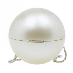 مملوكة مسبقًا Chanel Pearl Plexiglass Round Shape Minaudiere Evening Bag
