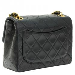 Pre Owned حقيبة شانيل فينتيدج كلاسيك ميني جلد خروف أسود مبطن قلاب