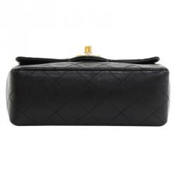 Pre Owned حقيبة  شانيل فينتيدج كلاسيك ميني جلد خروف أسود مبطن قلاب