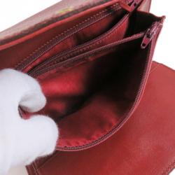 مملو كة مسبقًا Chanel Burgundy Leather CC Bi-Fold Wallet