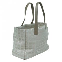 Pre Owned حقيبة يد شانيل لاين ترافيل نايلون فضي/ رصاصي