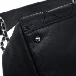 Pre Owned حقيبة كتف شانيل جلد أسود مبطن بخياطة عريضة وسلسلة