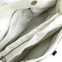 Pre Owned Chanel White Leather Reissue Cerf Shopping Tote