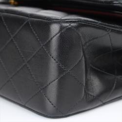 Pre Owned Chanel Black Quilted Lambskin Medium Vintage Classic Double Flap Bag
