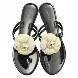 مملوكة مسبقًا Chanel Black and White Jelly Camellia Thong Sandals Size 38