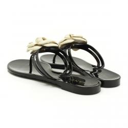 مملوكة مسبقًا Chanel Black and White Jelly Camellia Thong Sandals Size 38