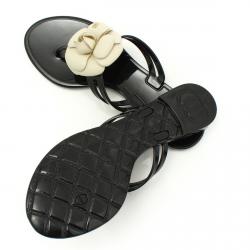 مملوكة مسبقًا Chanel Black and White Jelly Camellia Thong Sandals Size 38