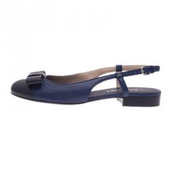 مملوكة مسبقًا Chanel Blue and Black Leather Bow Flat Slingback Sandals Size 39
