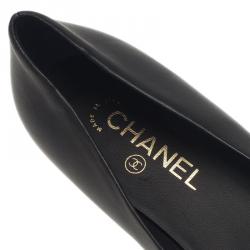 Pre Owned حذاء باليرينا فلات شانيل زهرة الكاميليا جلد أسود وأبيض مقاس 38