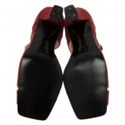 مملوكة مسبقًا حذاء شانيل ماري جين جلد أحمر سويدي مقاس 37