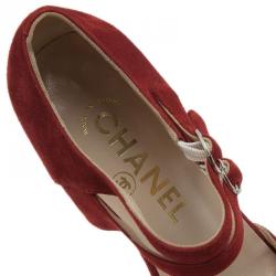 مملوكة مسبقًا حذاء شانيل ماري جين جلد أحمر سويدي مقاس 37