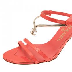 Pre Owned صندل سلايد شانيل جلد برتقالي و شعار ذهبي بسيور مقاس 38