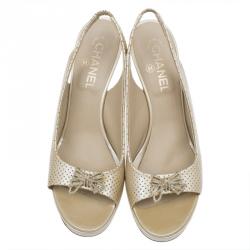 Pre Owned صندل شانيل جلد بيج مثقب فراشة بفتحة خلف الكاحل مقاس 38.5