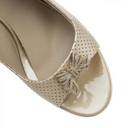 Pre Owned صندل شانيل جلد بيج مثقب فراشة بفتحة  خلف الكاحل مقاس 38.5