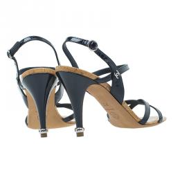 Pre Owned صندل شانيل CC جلد أسود لامع بفتحة كعب مقاس 38