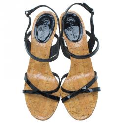 Pre Owned صندل شانيل CC جلد أسود لامع بفتحة كعب مقاس 38