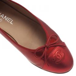 Pre Owned Chanel Red Leather CC Cap Toe Ballet Flats Size 39.5