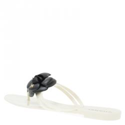 مملوكة مسبقًا Chanel Monochrome Jelly Camellia Thong Sandals Size 41