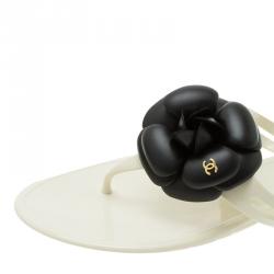 مملوكة مسبقًا Chanel Monochrome Jelly Camellia Thong Sandals Size 41