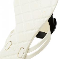 مملوكة مسبقًا Chanel Monochrome Jelly Camellia Thong Sandals Size 41