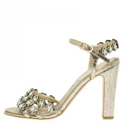 Pre Owned صندل شانيل زهرة لؤلؤ جلد ميتاليك ذهبي مقاس 37.5