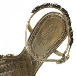 Pre Owned صندل شانيل زهرة لؤلؤ جلد ميتاليك ذهبي مقاس 37.5